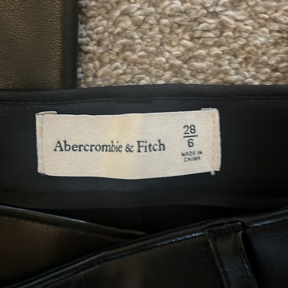 ABERCROMBIE & FITCH VEGAN LEATHER PANTS WORN ONCE - Picture 4 of 4